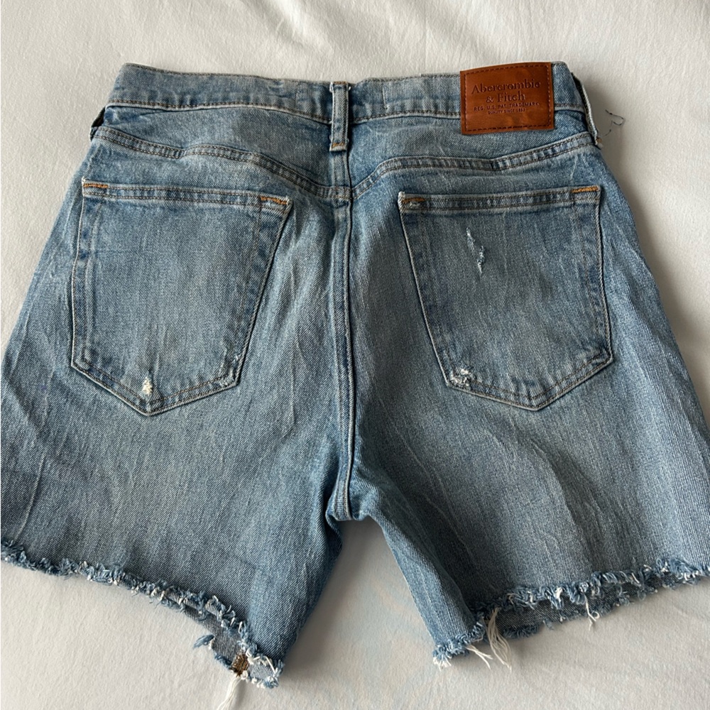Women’s Abercrombie Jorts - Picture 3 of 3
